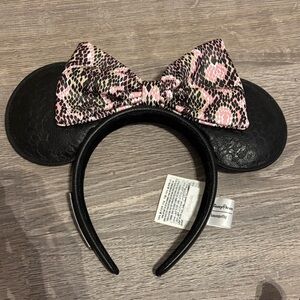 Disney Black and Pink Bow Headband